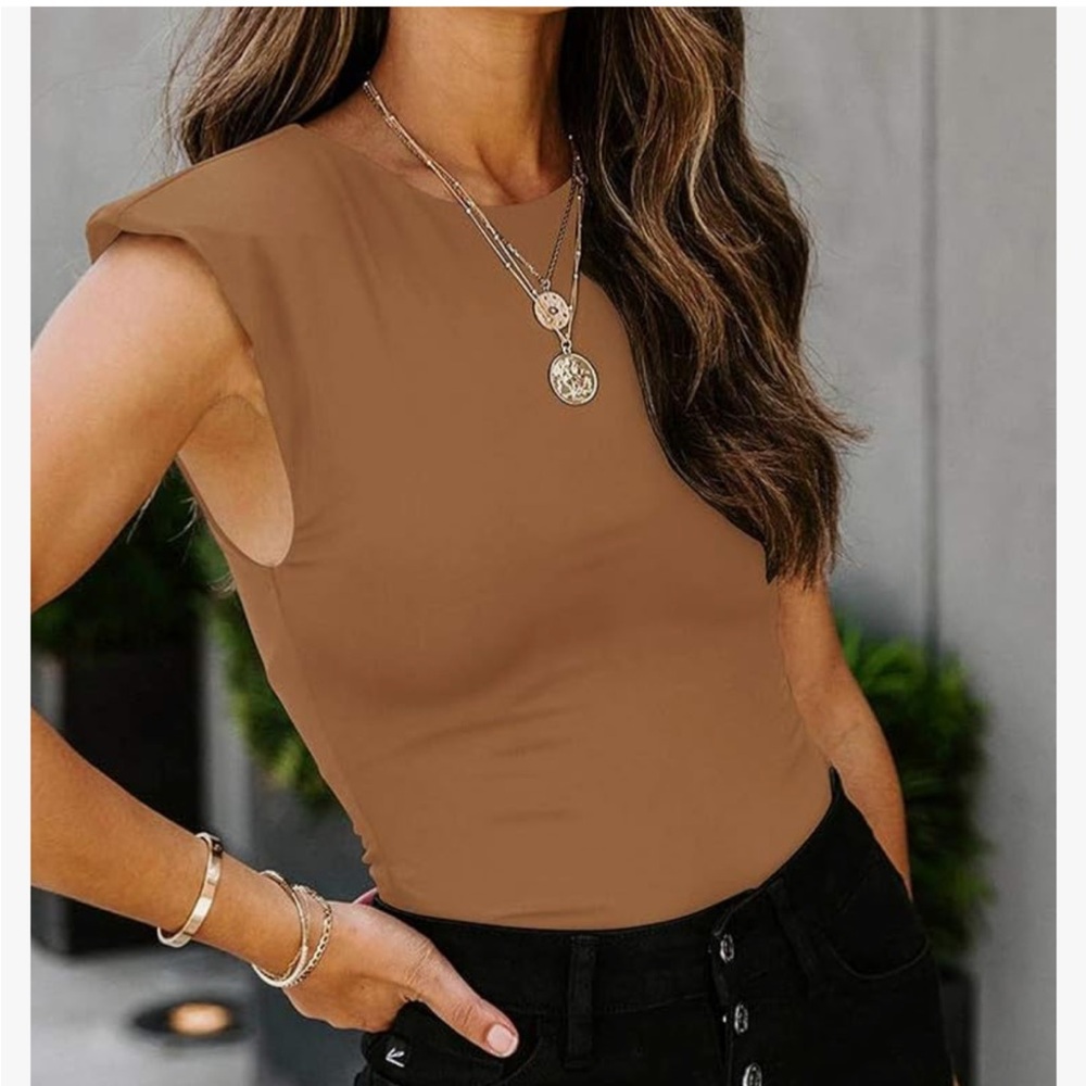 Seamless sleeveless body